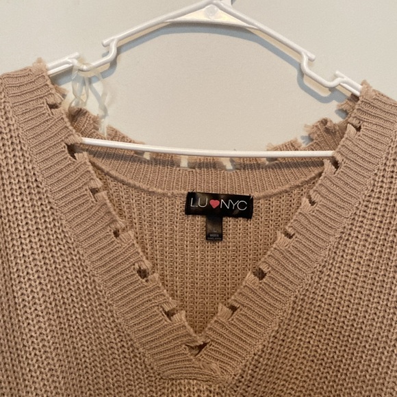 Lu NYC V-neck sweater.  A2 - Picture 3 of 6